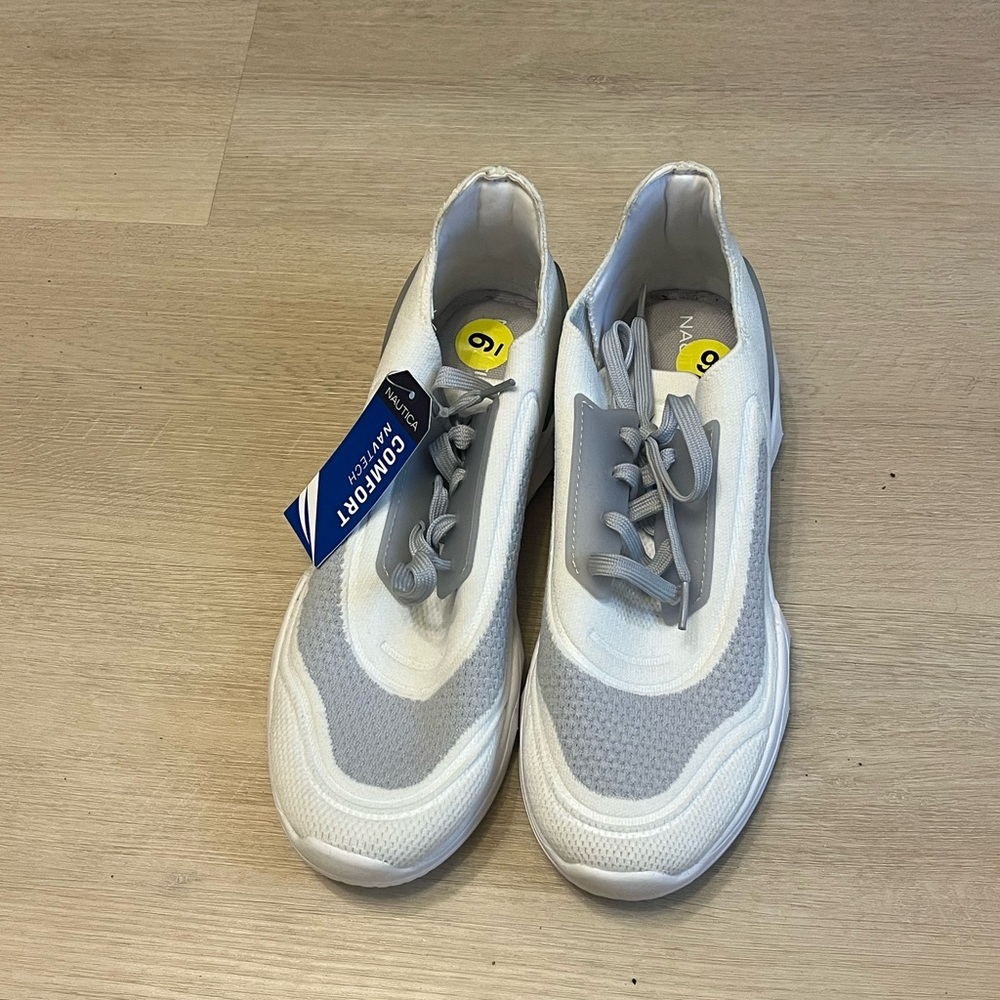 Nautica Gray and White Sneakers with Retro Design